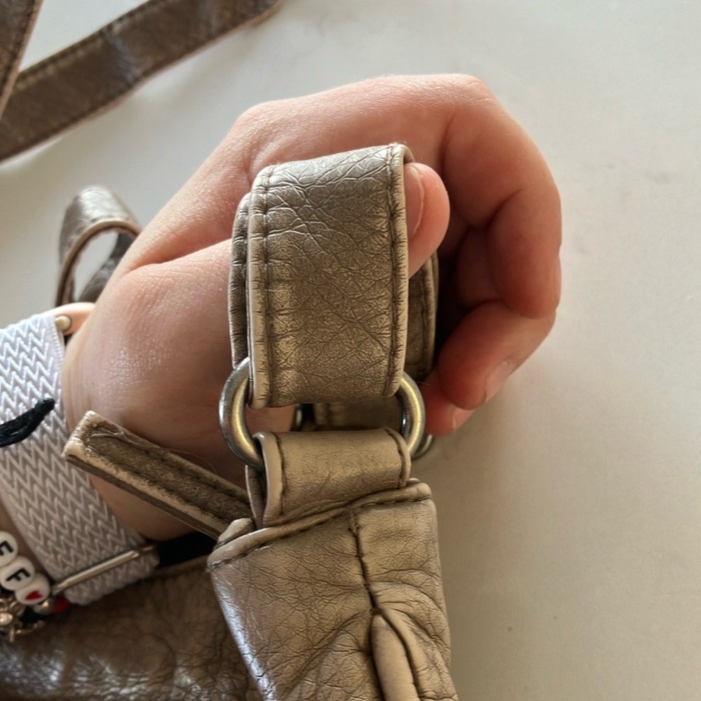 Tan Crossbody Bag with Adjustable Strap and Utilitarian Design - Picture 5 of 7